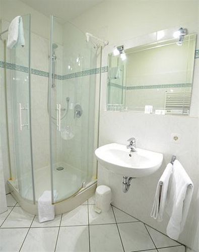 Wald-Cafe Hotel-Restaurant Бонн Экстерьер фото